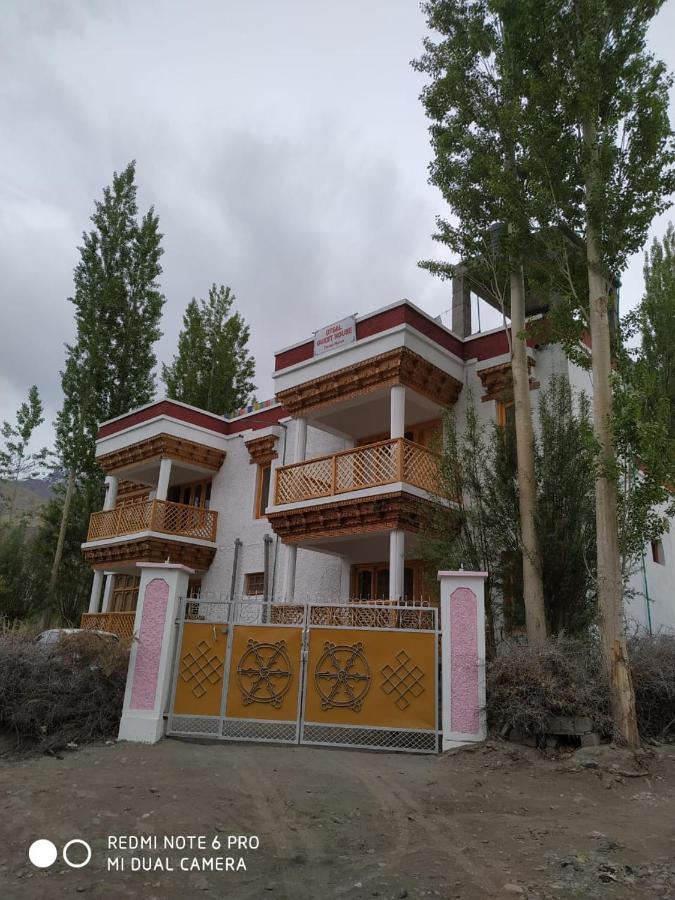 Otsal Guest House Nubra Deskit Eksteriør billede